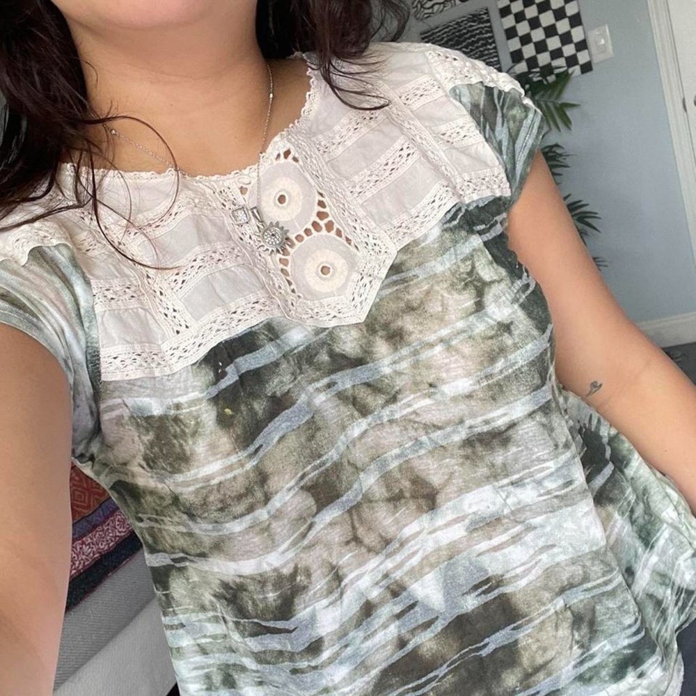 ANTHROPOLOGIE Green Tie Dye Lace Top EUC sz XS